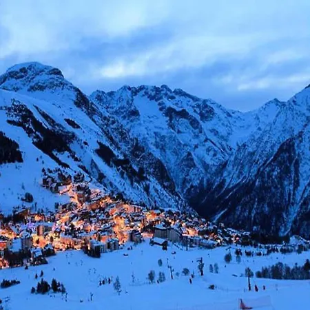 By Maggiore With Garden Views Hébergement de vacances *