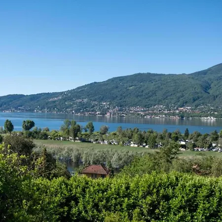 By Maggiore With Garden Views 韦尔巴尼亚