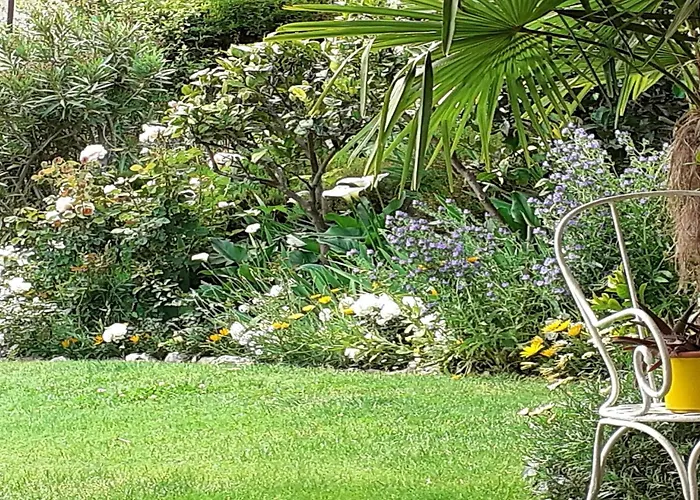 By Maggiore With Garden Views Hébergement de vacances